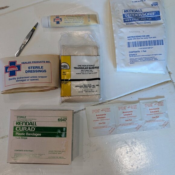 Vintage 1984 Healer First Aid Kit Metal Tin – Complete & Unopened - Picture 6 of 7